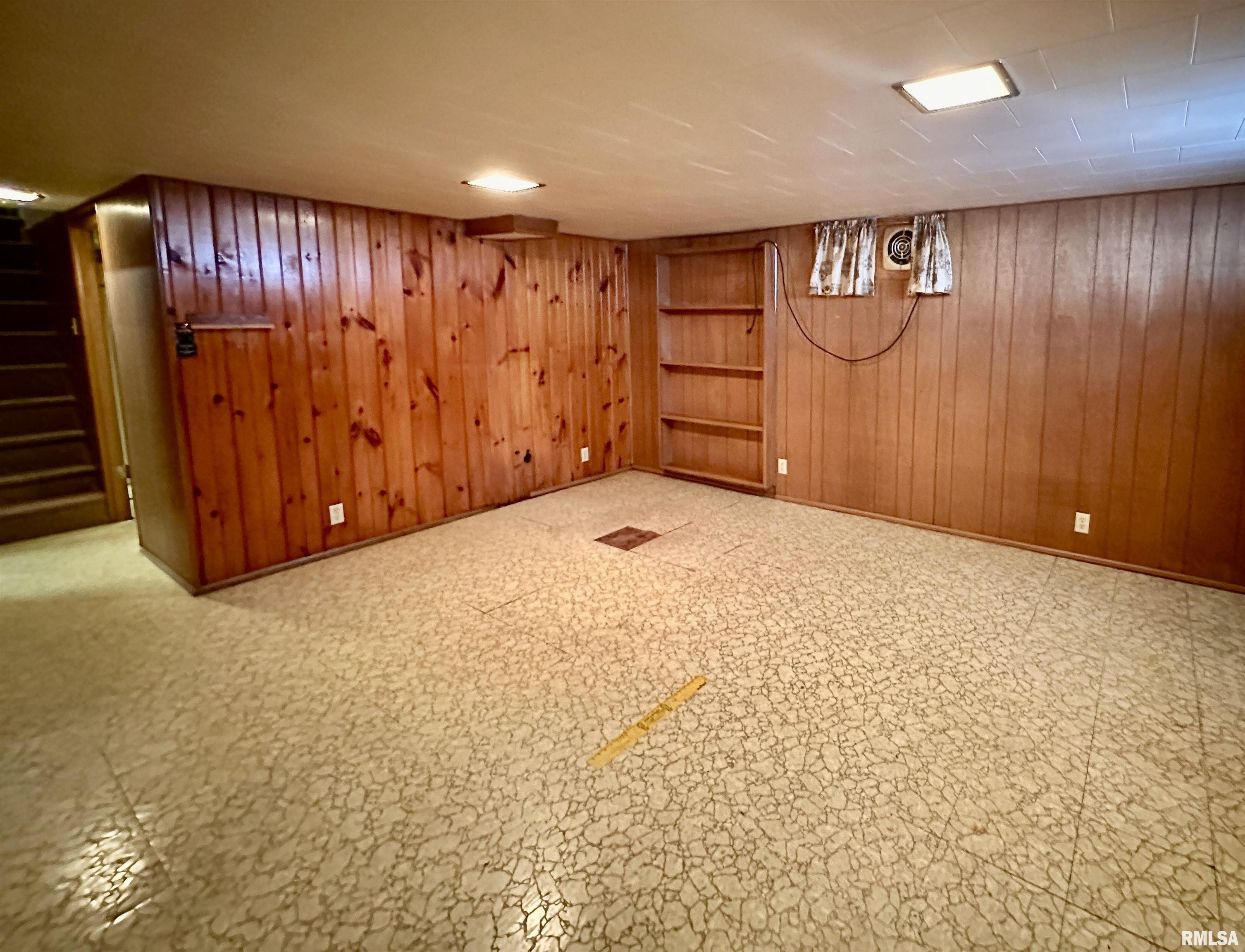 446 Lawrence Avenue, Galesburg, Illinois image 26