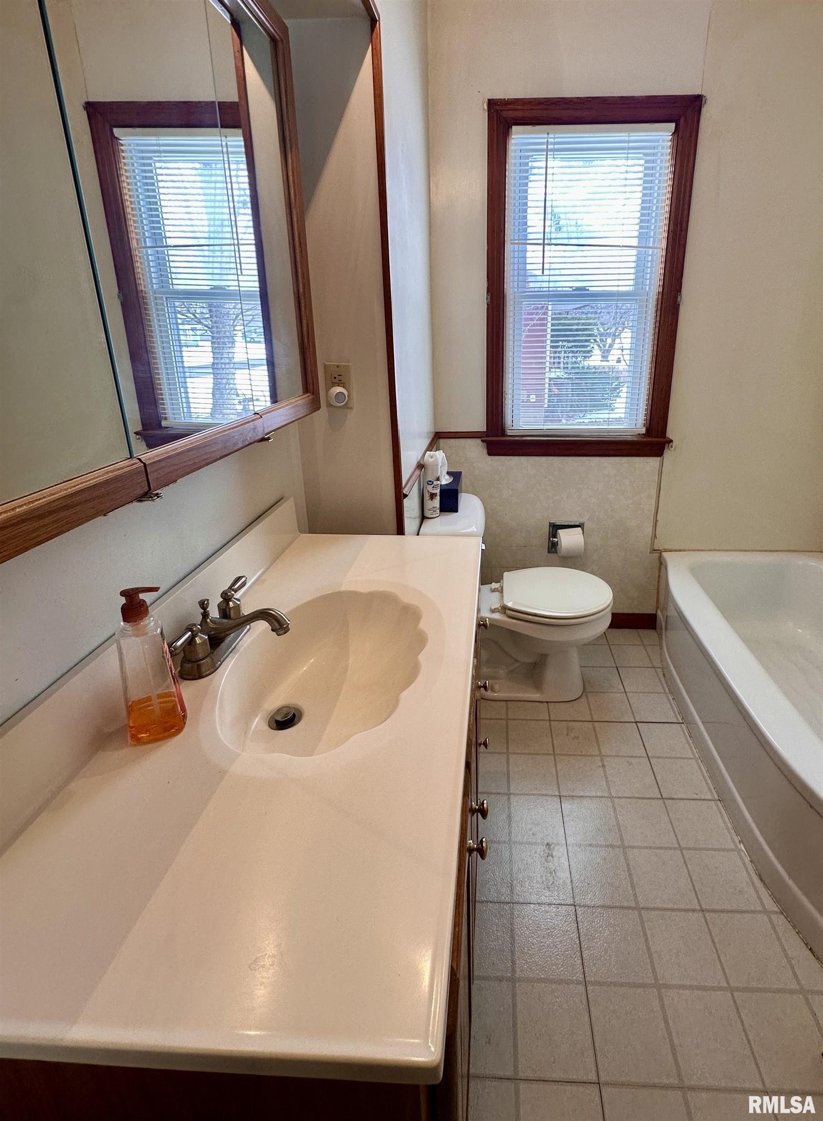 446 Lawrence Avenue, Galesburg, Illinois image 20