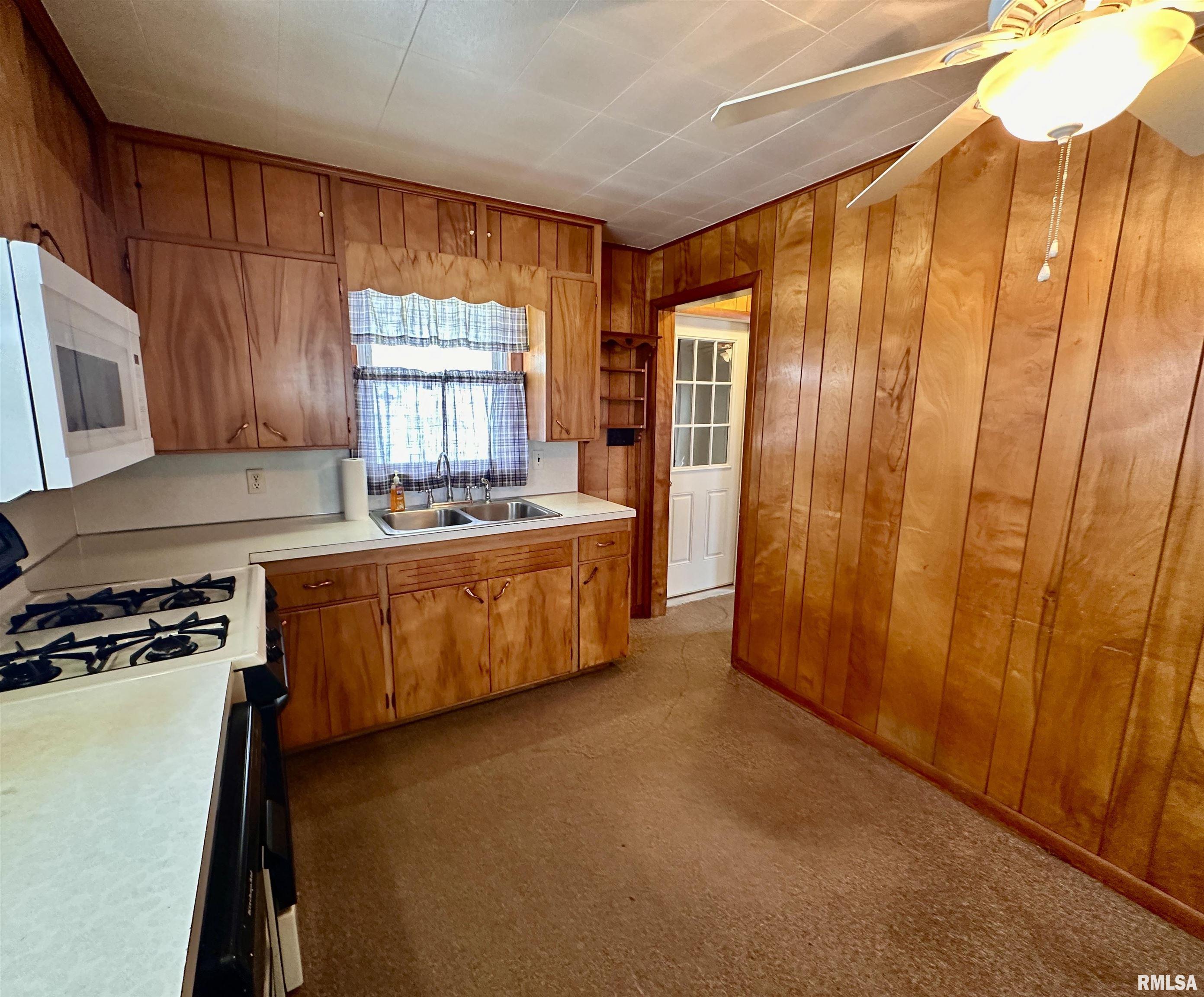 446 Lawrence Avenue, Galesburg, Illinois image 8