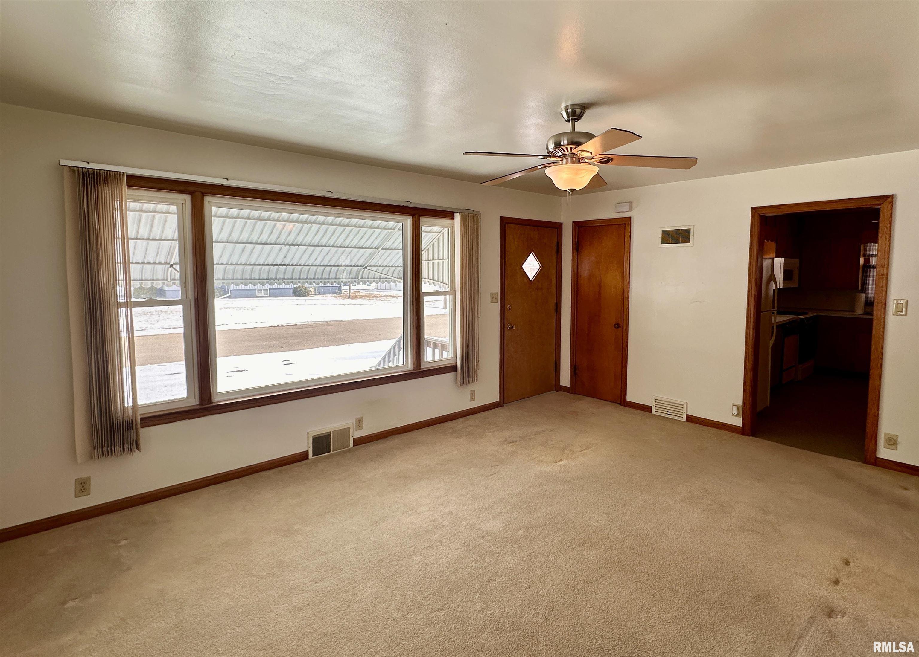 446 Lawrence Avenue, Galesburg, Illinois image 7