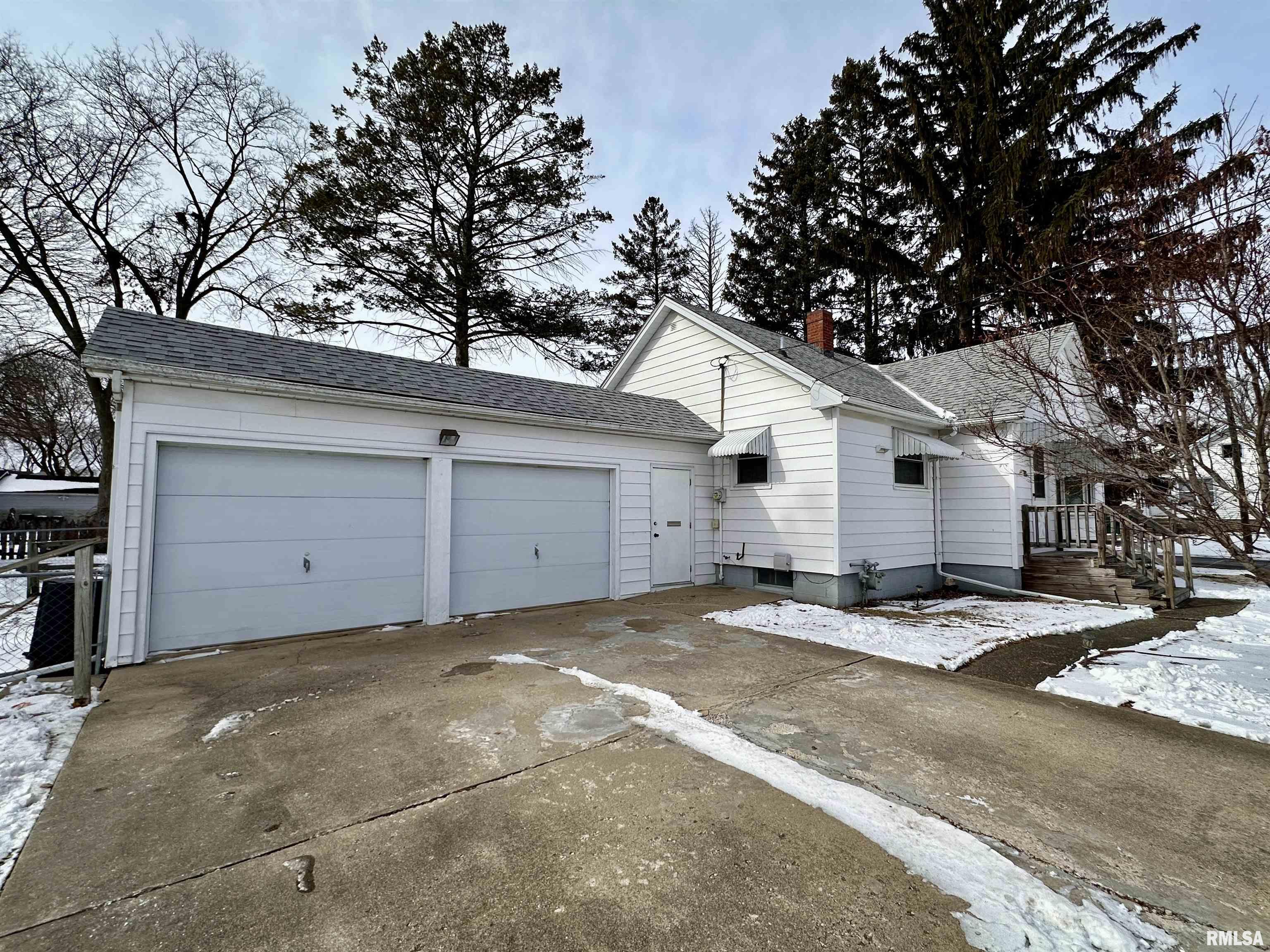 446 Lawrence Avenue, Galesburg, Illinois image 3