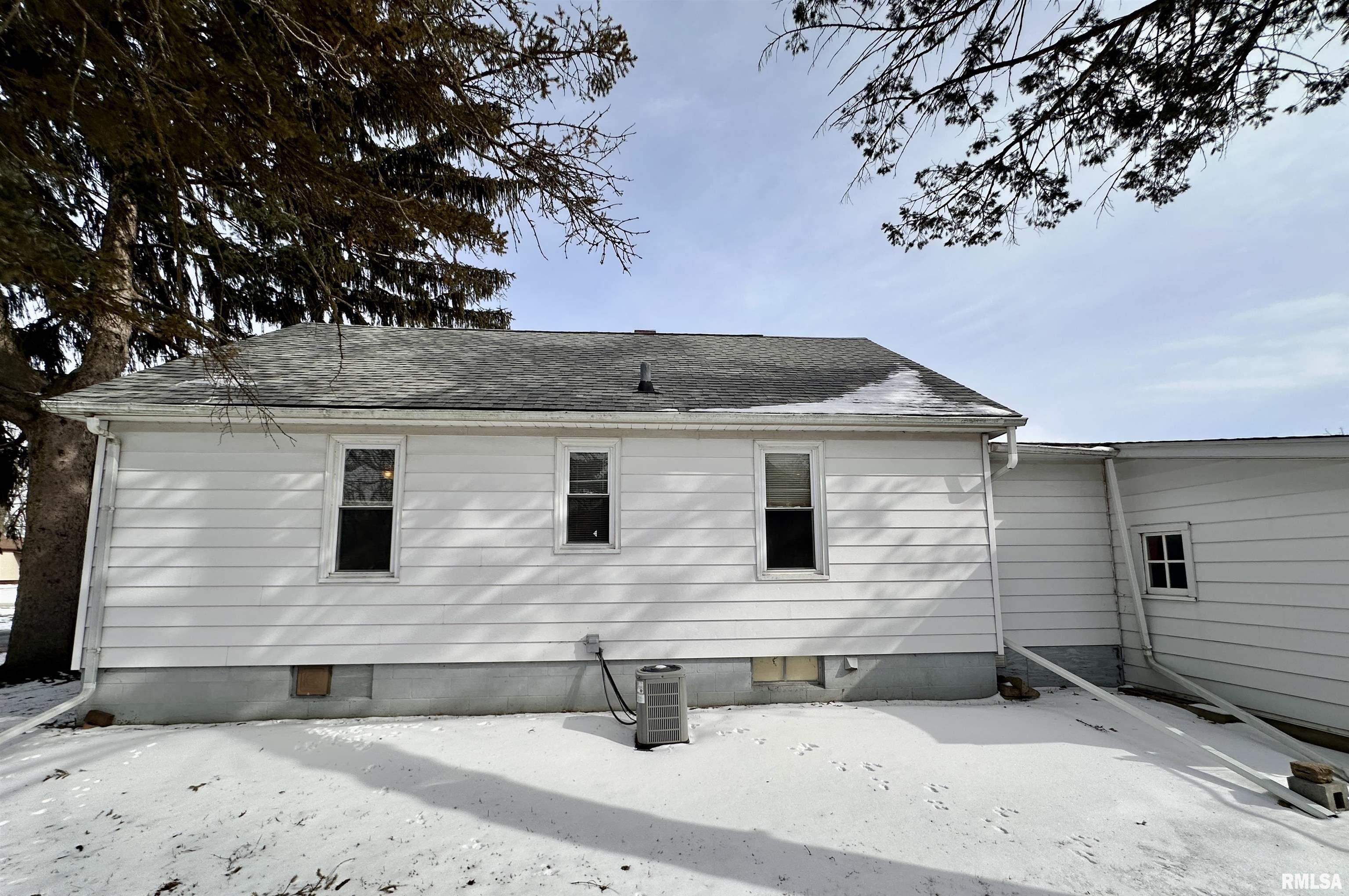 446 Lawrence Avenue, Galesburg, Illinois image 36