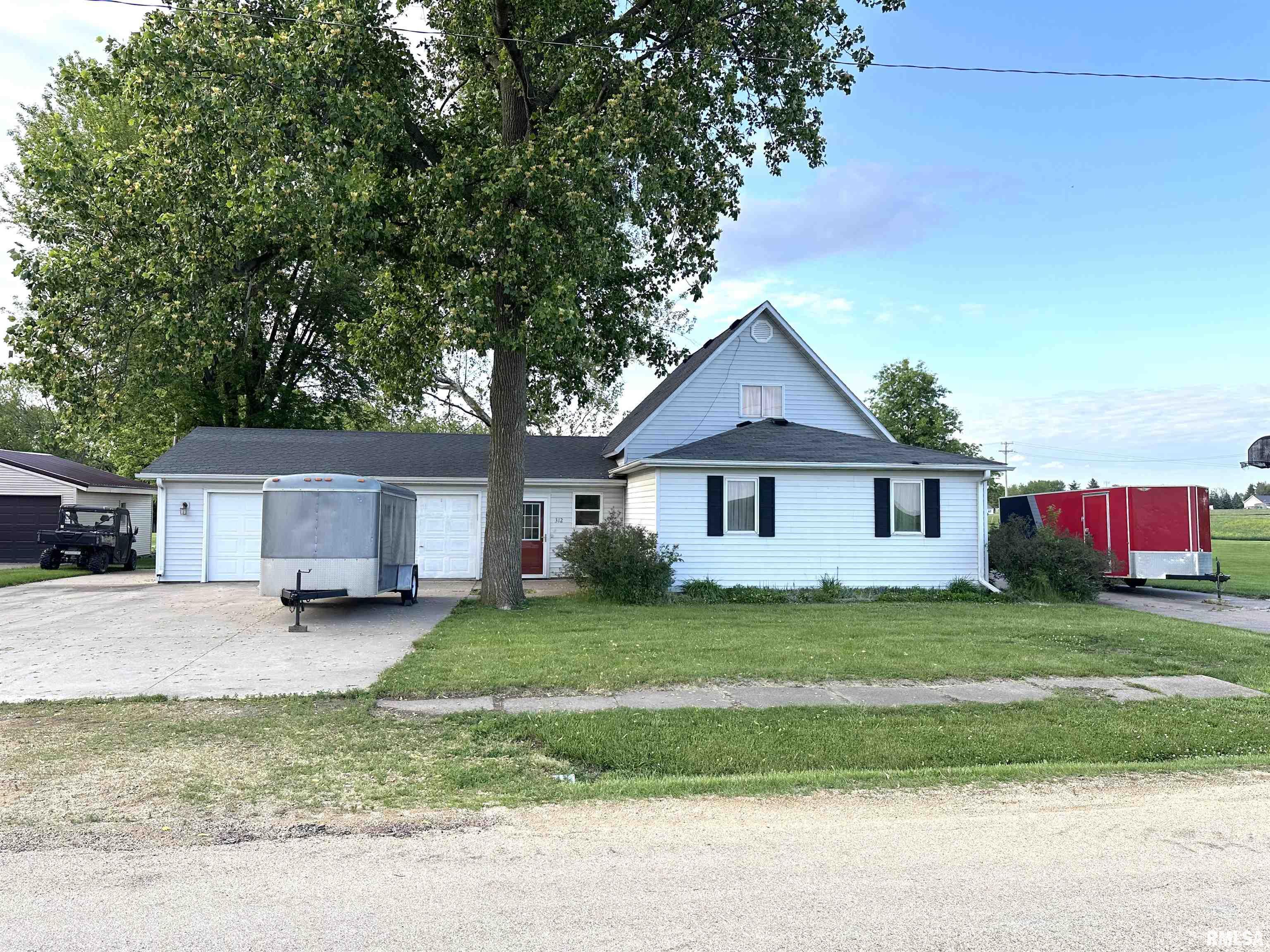 312 E School Street, Preston, Iowa image 1