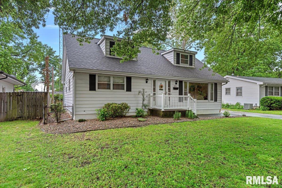 2054 Cambridge Road, Springfield, Illinois image 2