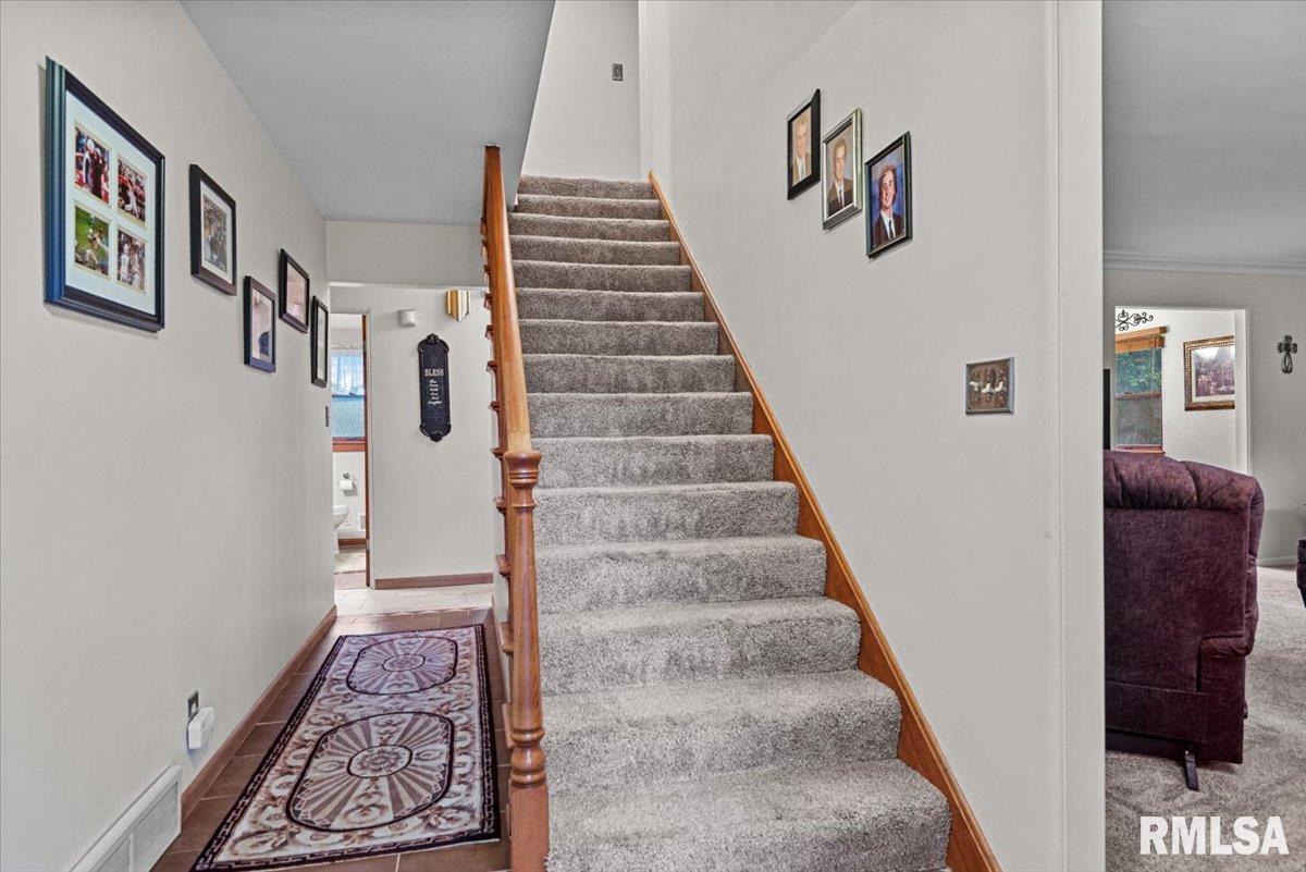 2054 Cambridge Road, Springfield, Illinois image 4