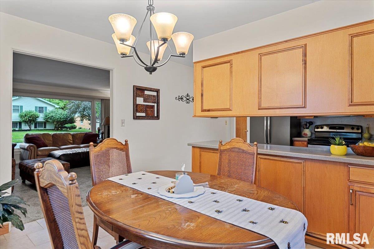2054 Cambridge Road, Springfield, Illinois image 11