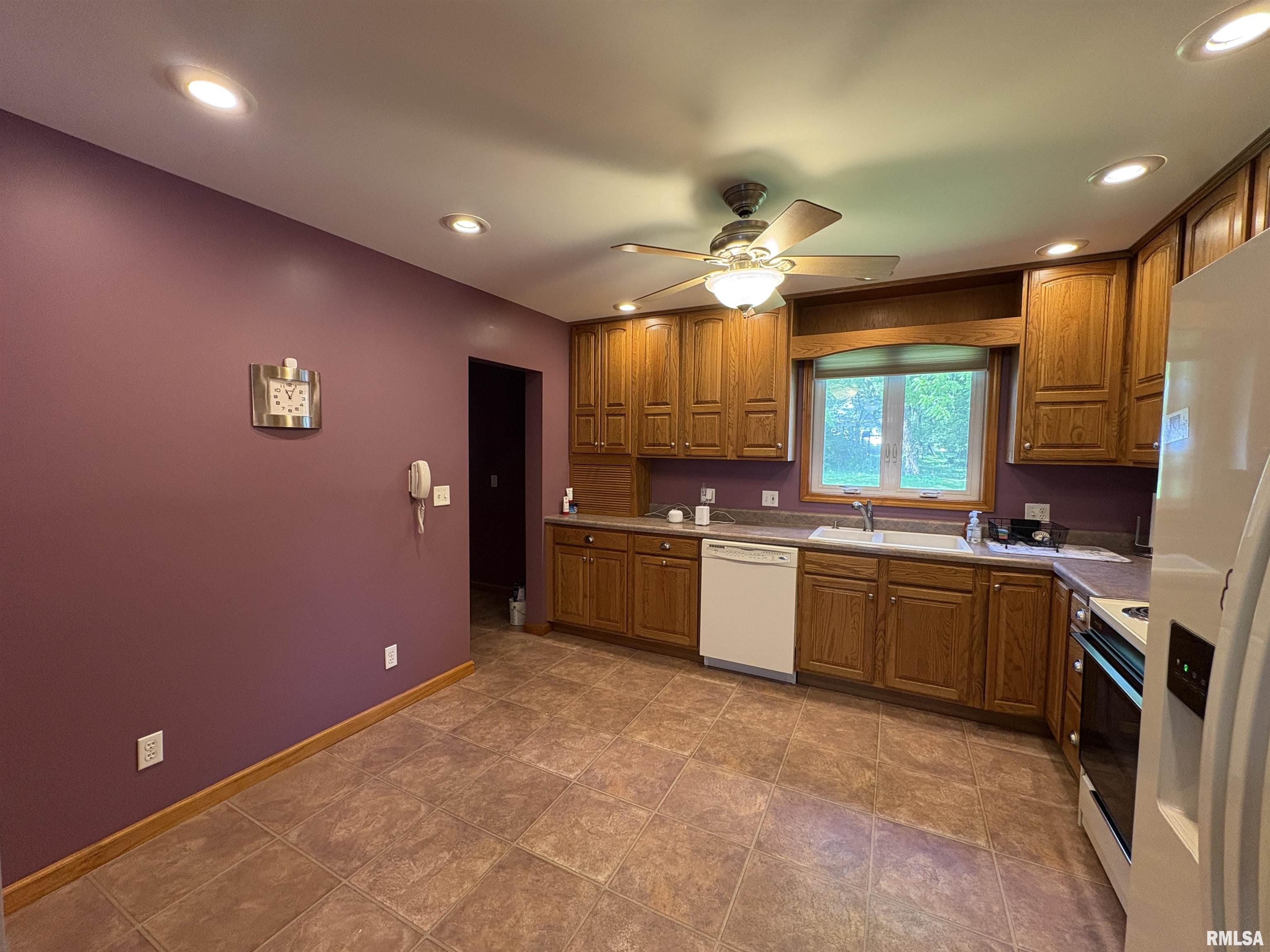 518 N Almond Street, Carbondale, Illinois image 10