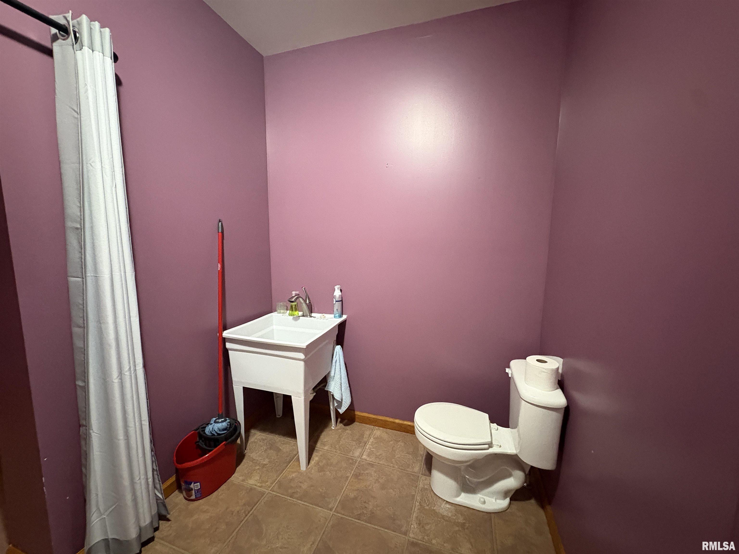 518 N Almond Street, Carbondale, Illinois image 25