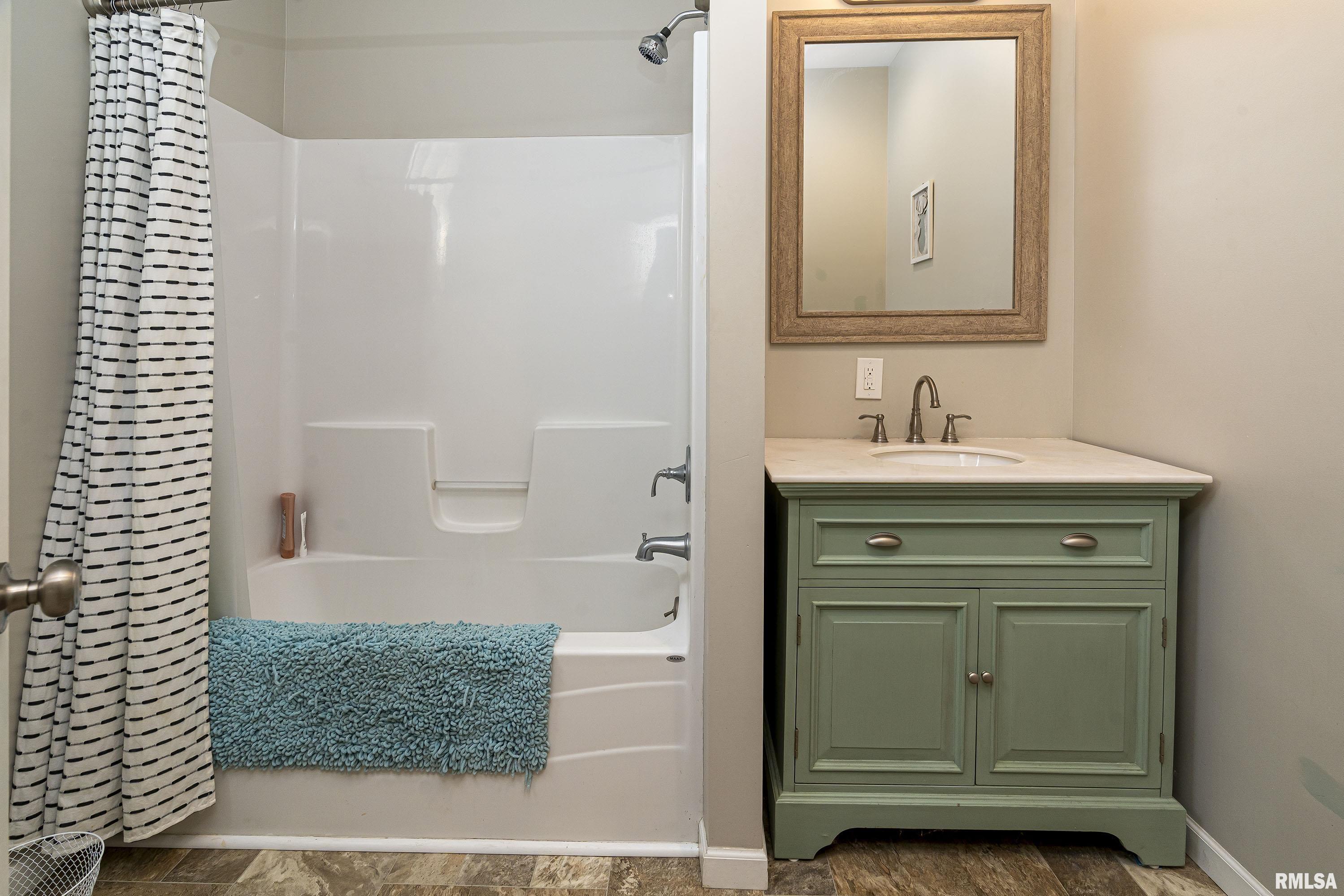 303 W Boulevard Street, Marion, Illinois image 24