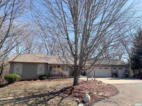 Homes For Sale - 1214 Briar Ridge Court<br/> East Peoria, IL 61611