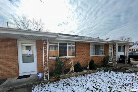 Photo of 38123814 N Sheridan Knolls Court #2, Peoria, IL 61614 (MLS # PA1263906)