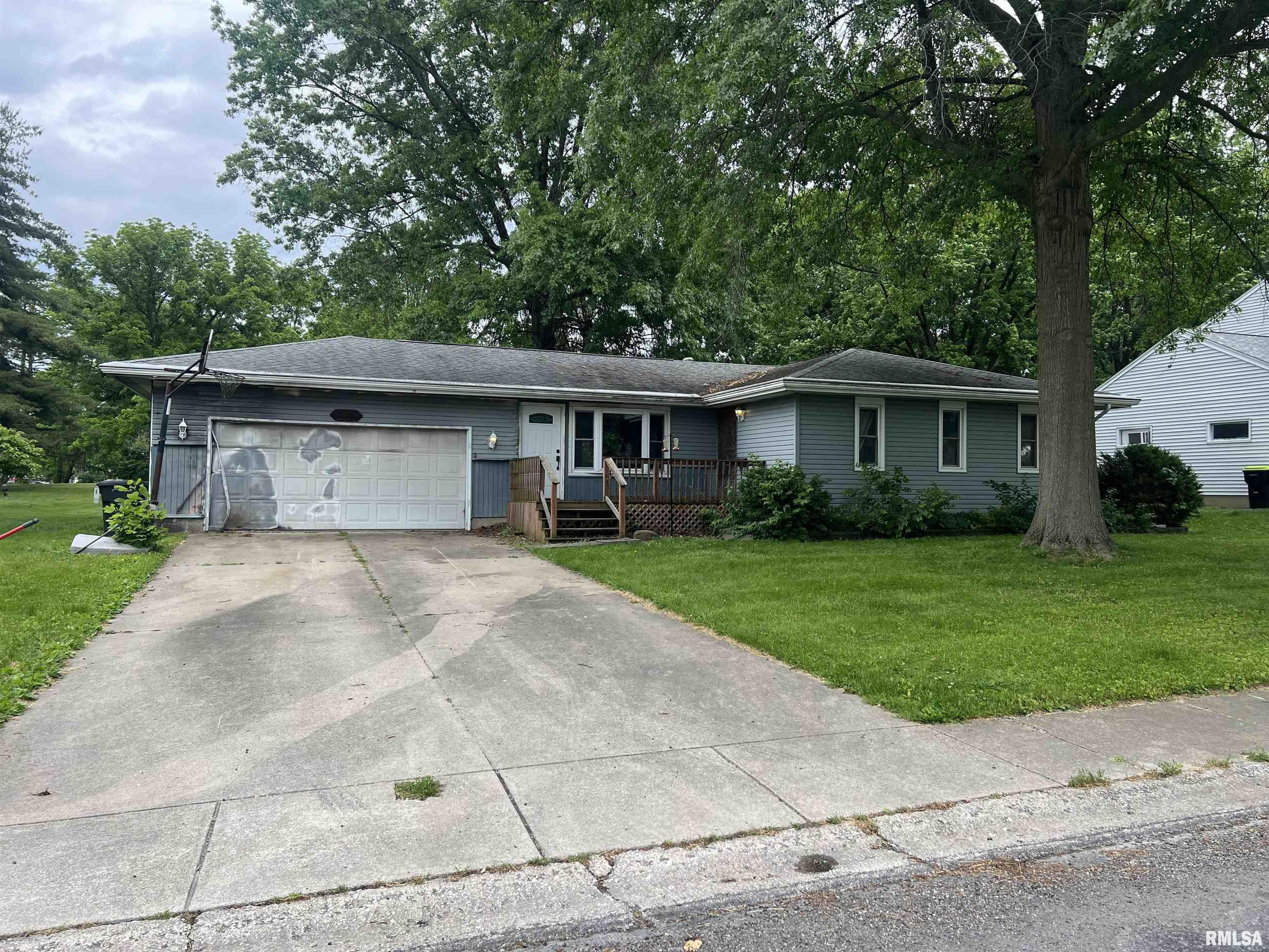 216 Brookside Drive, Jacksonville, Illinois image 1