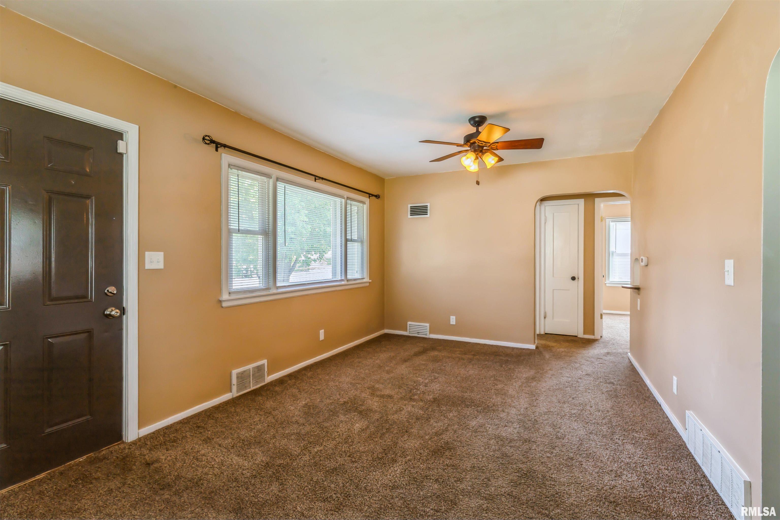 1636 W Columbia Avenue, Davenport, Iowa image 4