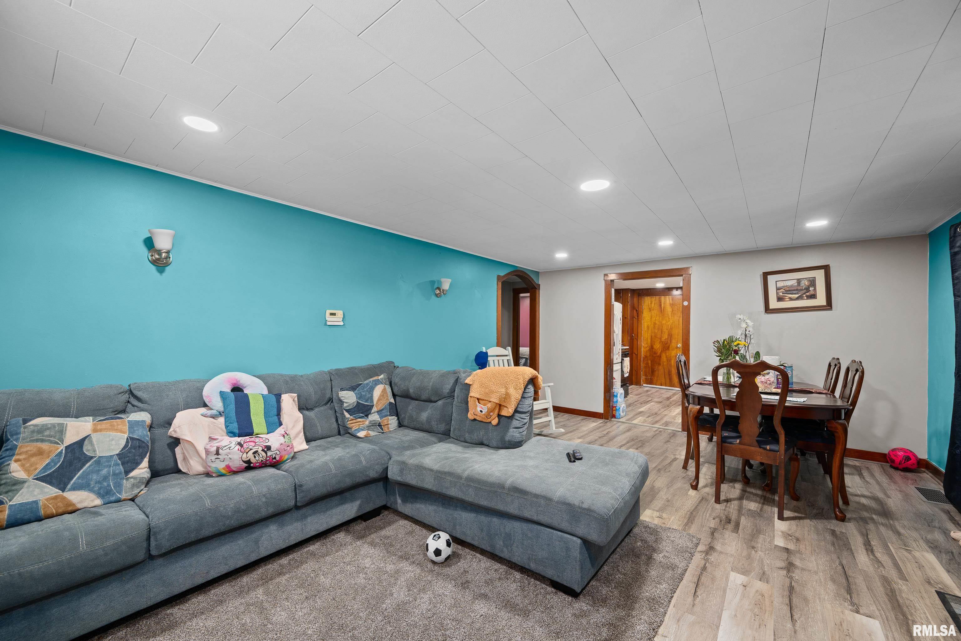 237 W Mill Street, Kewanee, Illinois image 3