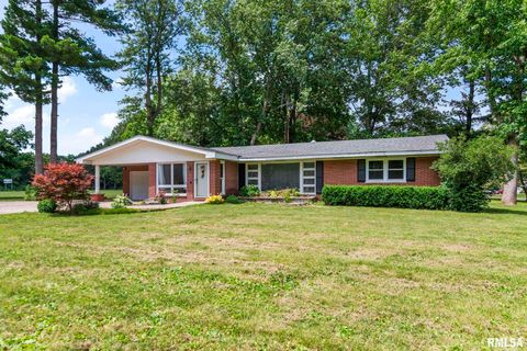 Homes For Sale - 117 E Brown Street<br/> Sangamon County, Divernon, IL 62530