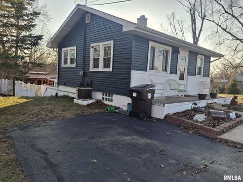 Homes For Sale - 671 N Pleasant Hill Road<br/> Tazewell County, East Peoria, IL 61611