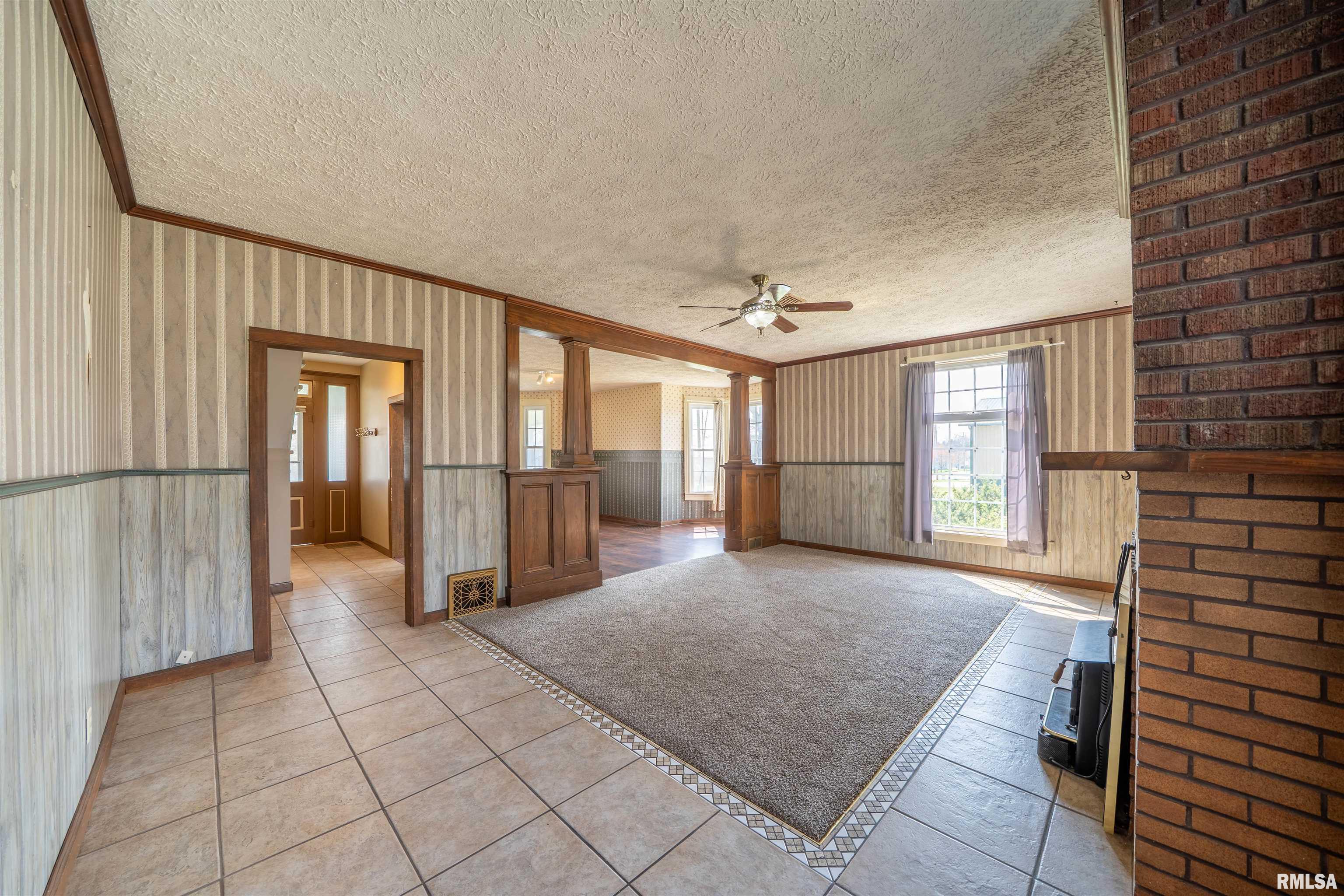 100 N Division Street, Stanford, Illinois image 17
