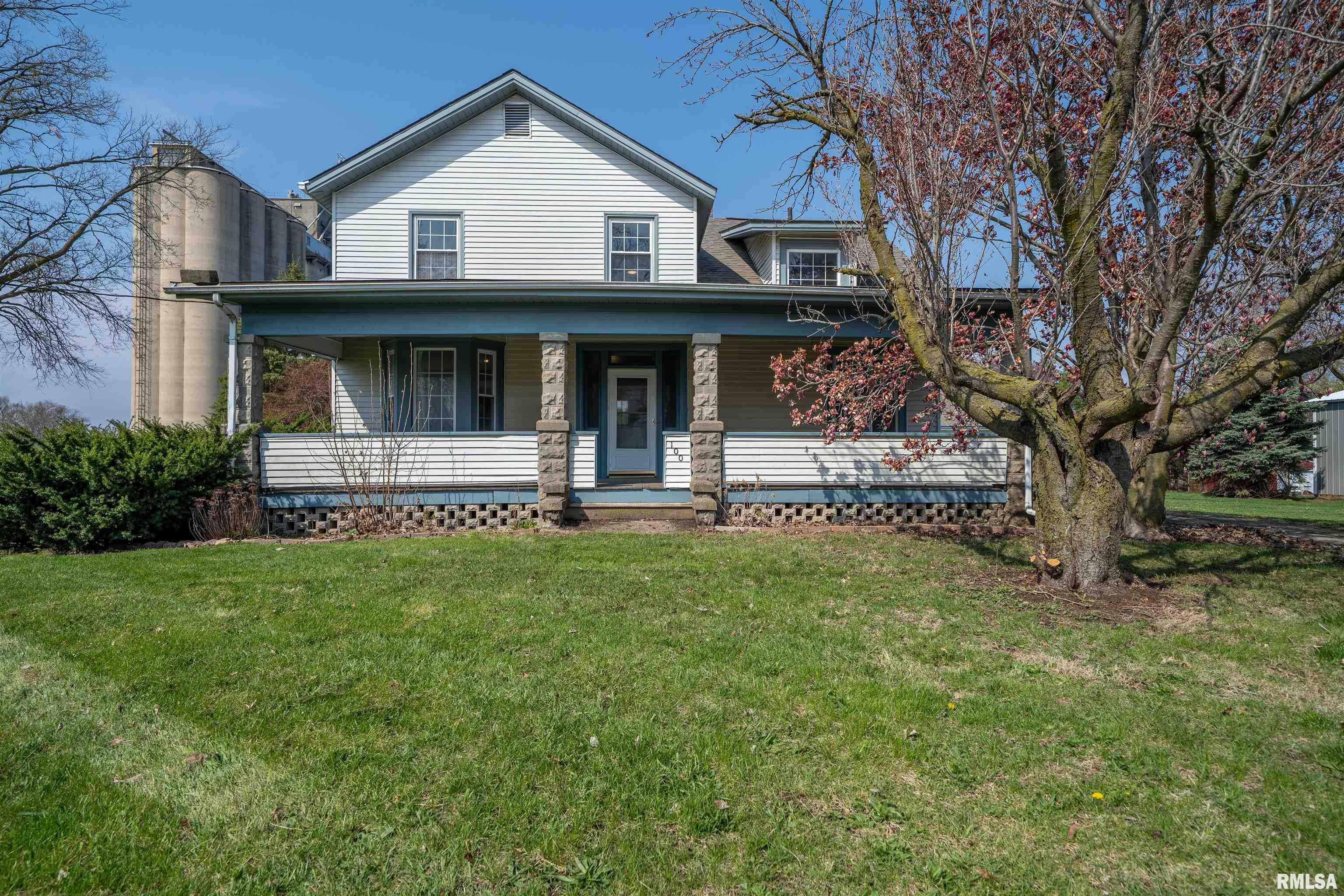 100 N Division Street, Stanford, Illinois image 1