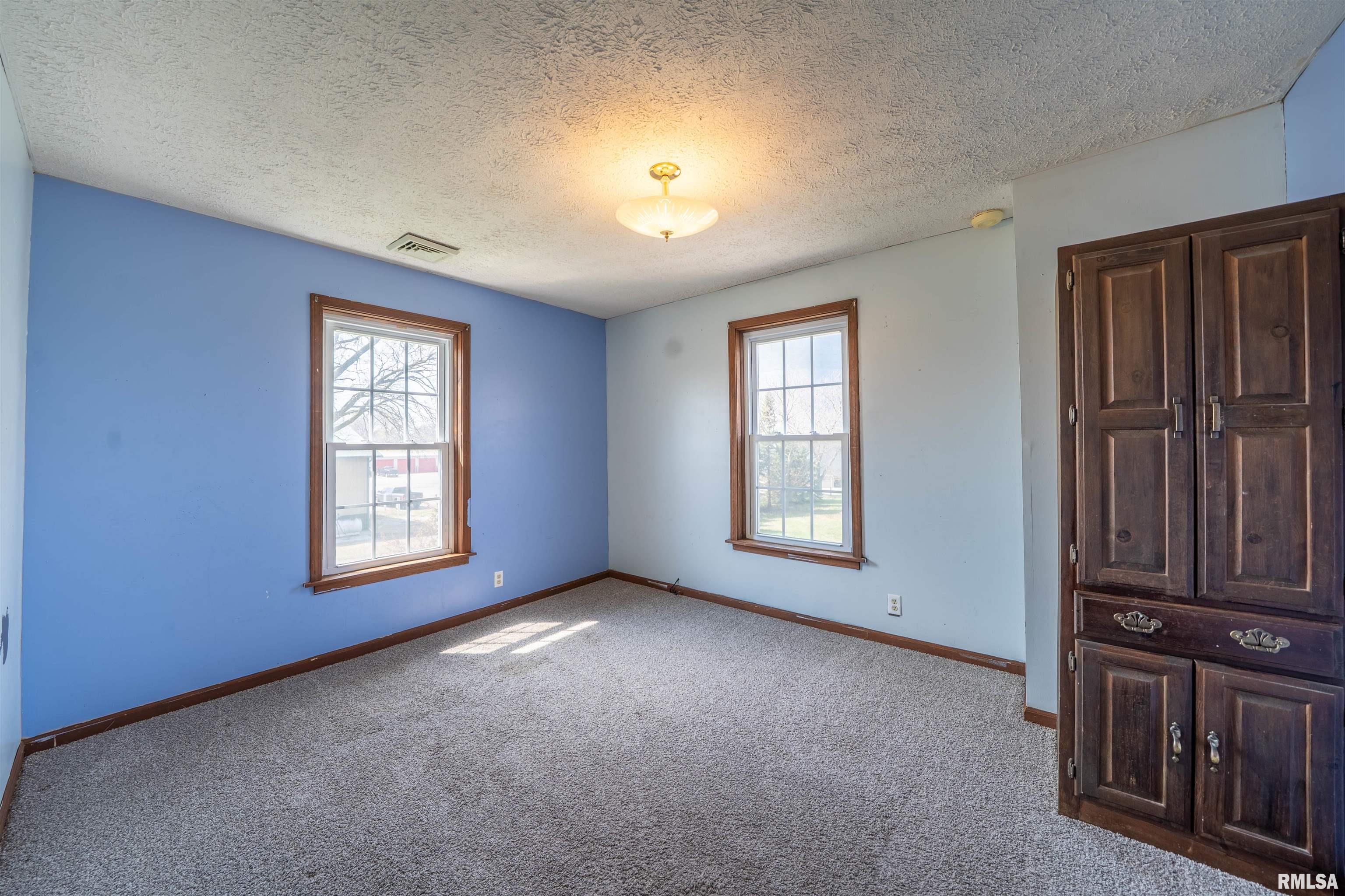 100 N Division Street, Stanford, Illinois image 36