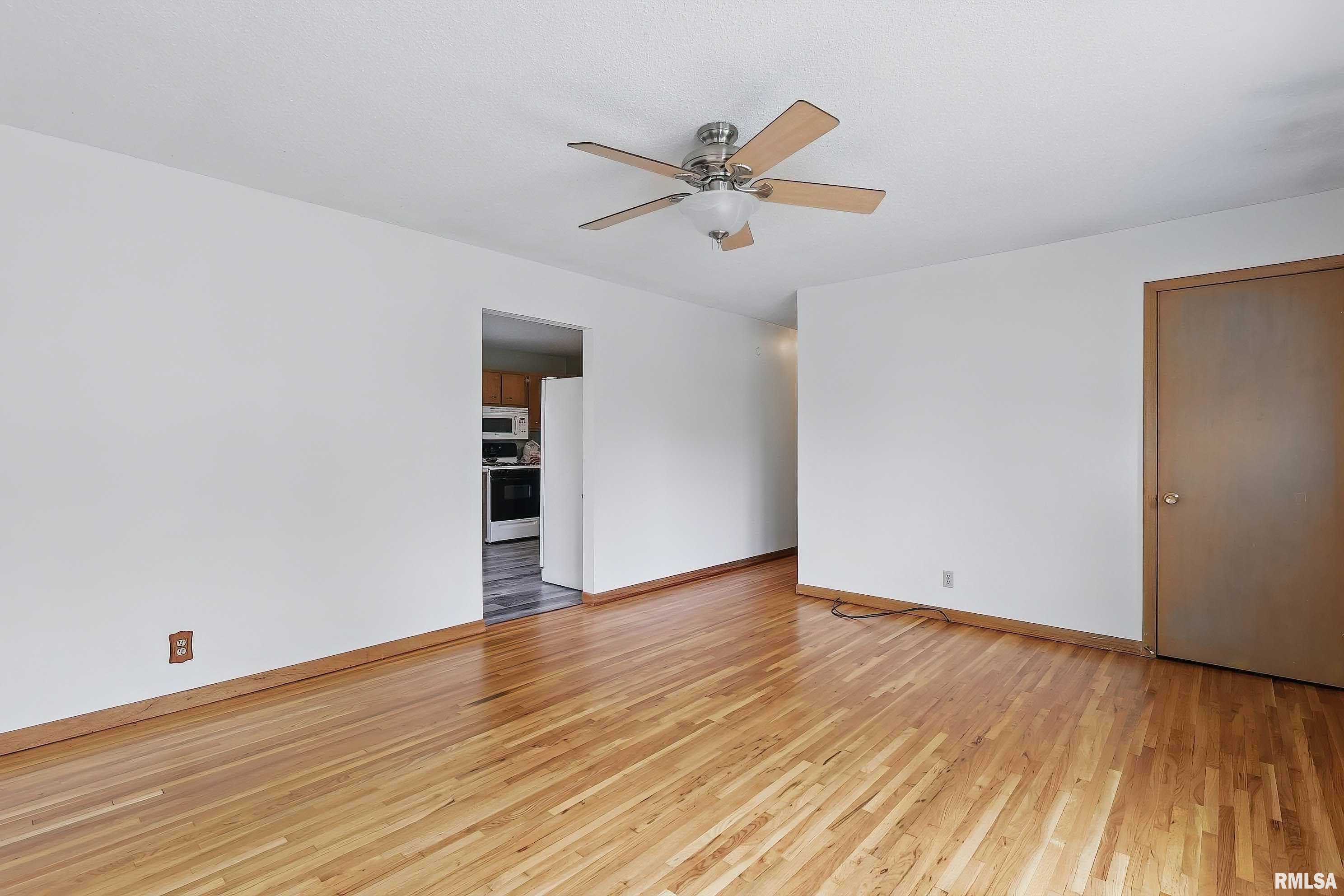 5019 N Ripley Street, Davenport, Iowa image 8