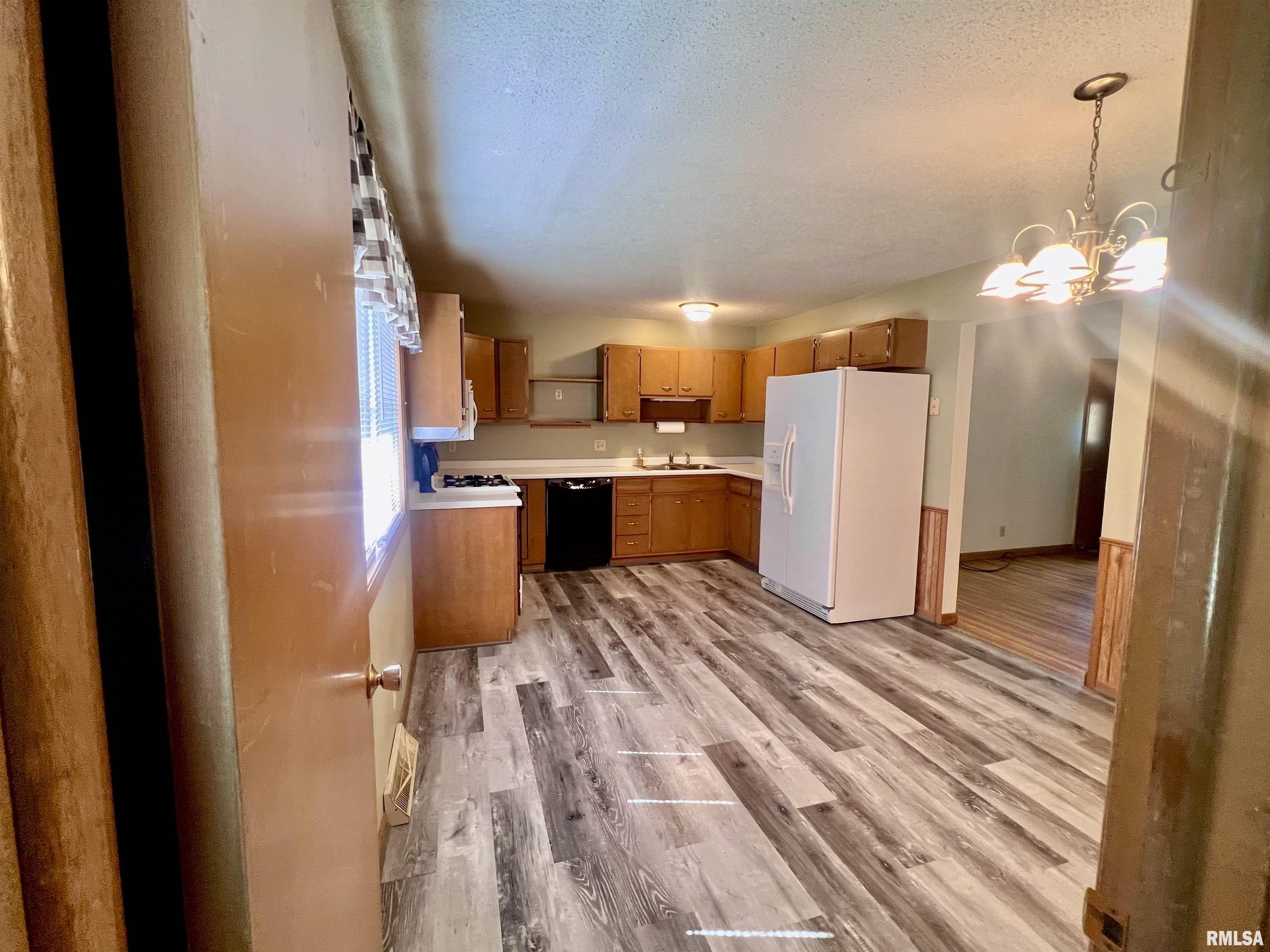 5019 N Ripley Street, Davenport, Iowa image 11