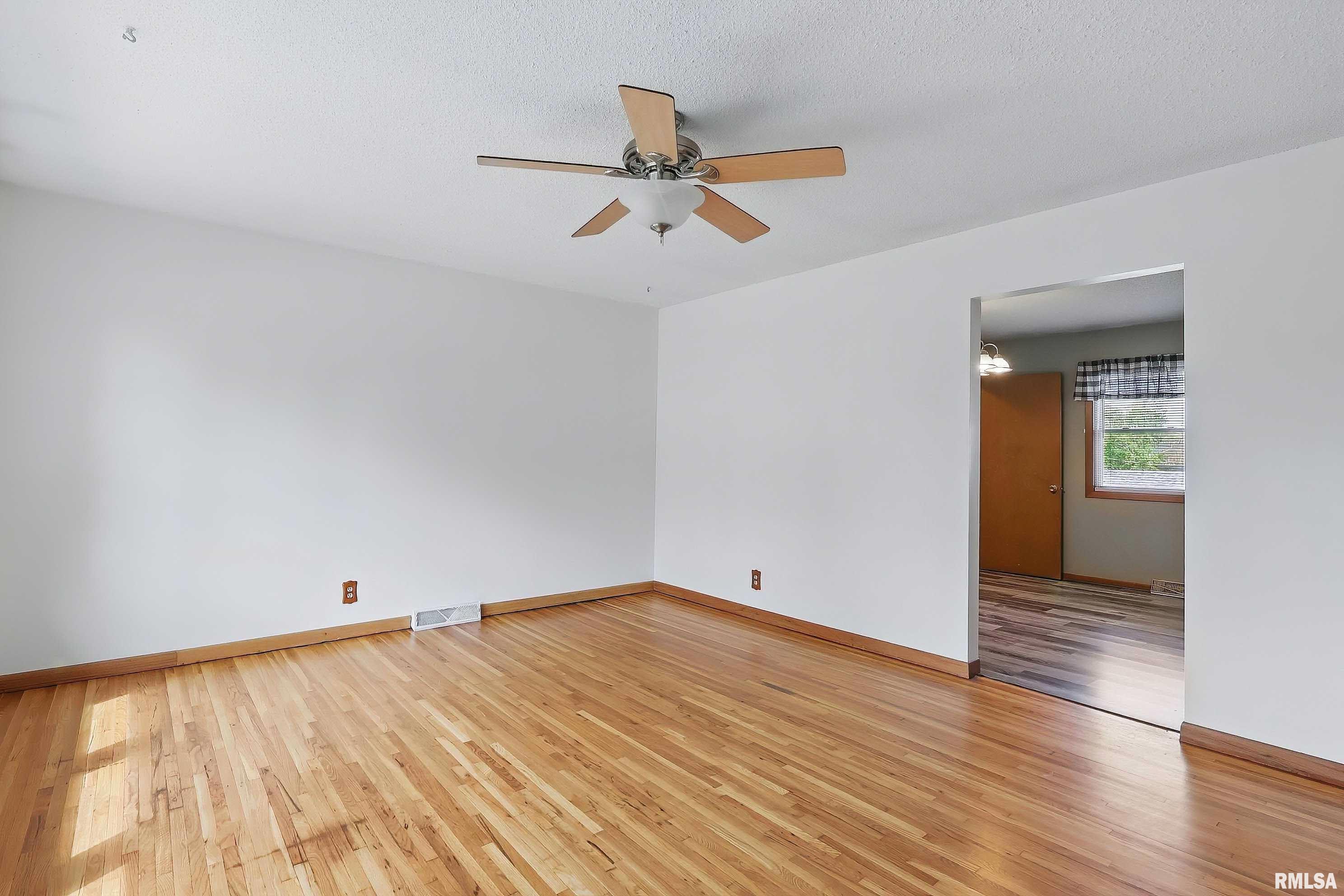 5019 N Ripley Street, Davenport, Iowa image 5