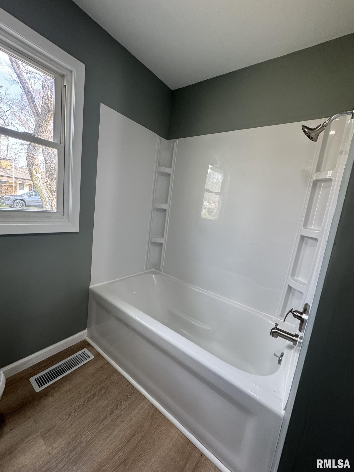 2418 Wilshire Road, Springfield, Illinois image 5