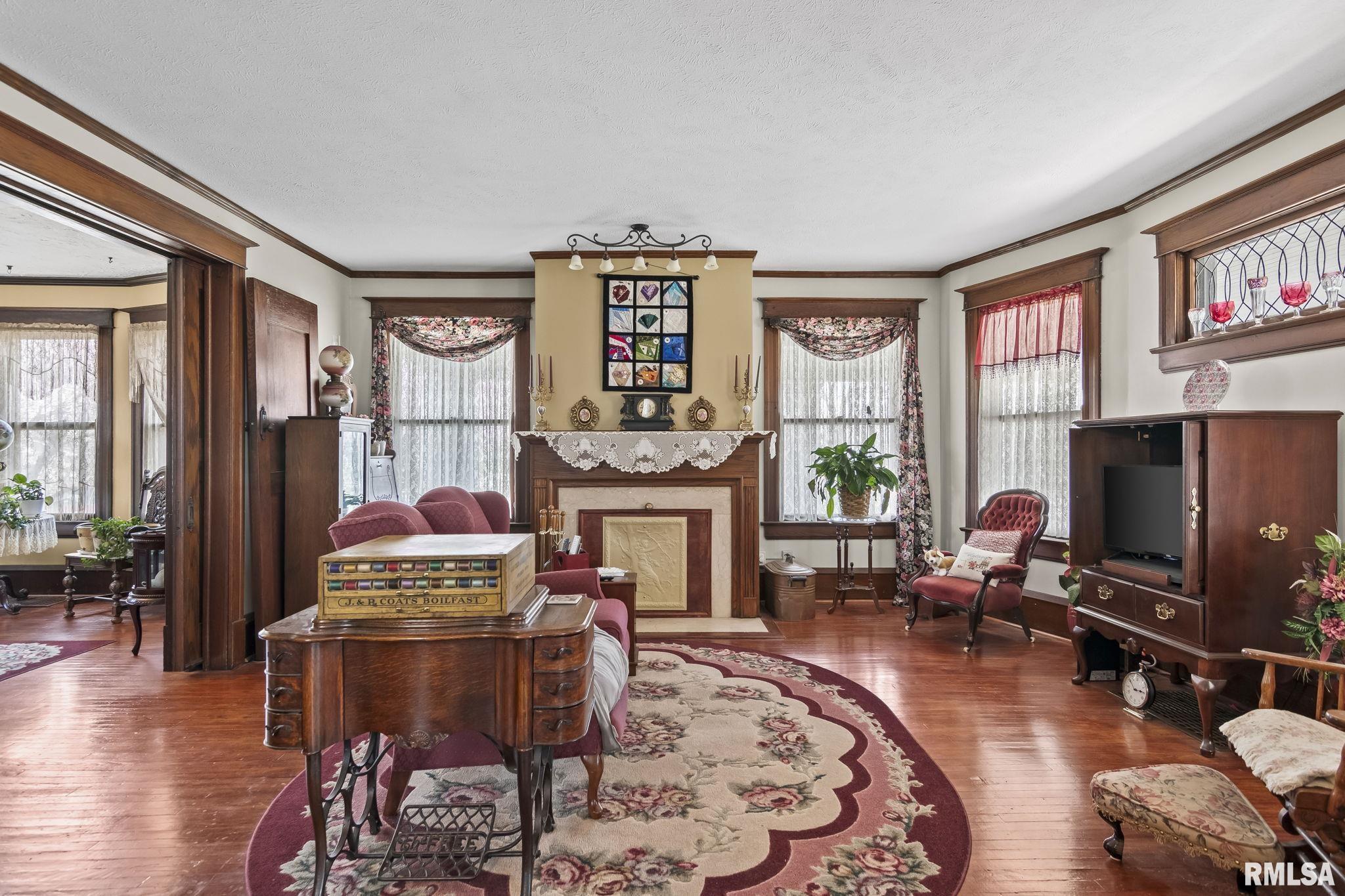 801 W Main Cross Street, Taylorville, Illinois image 9