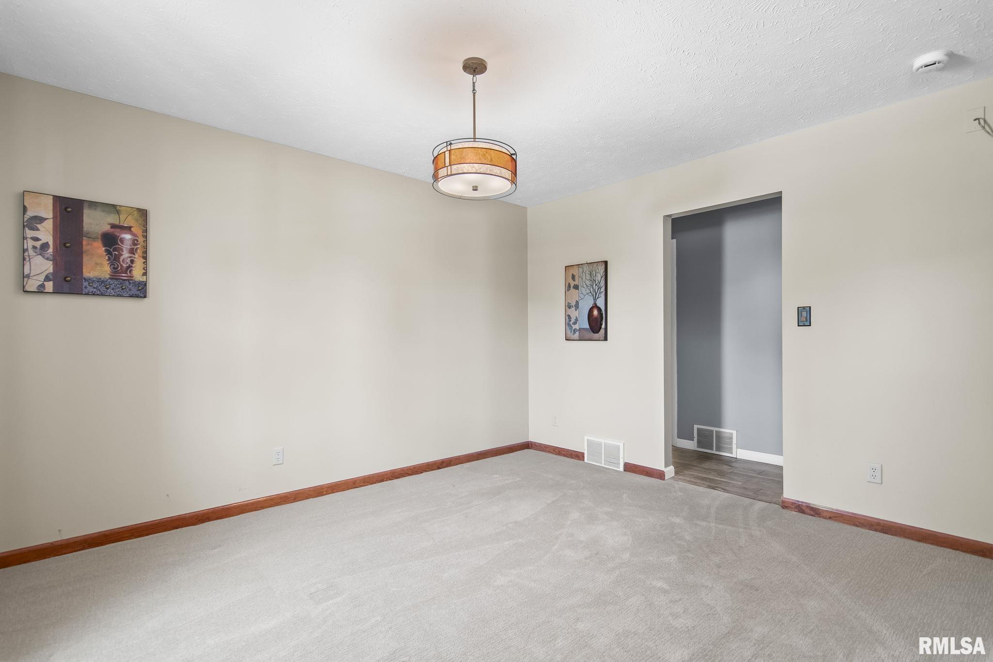 2800 Wellington Drive, Springfield, Illinois image 10