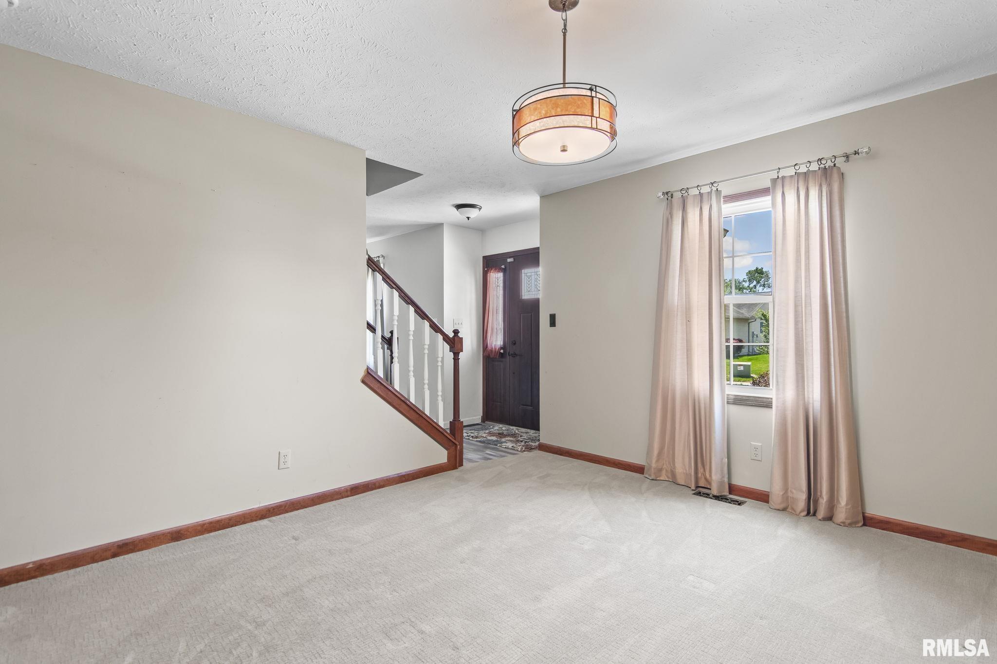 2800 Wellington Drive, Springfield, Illinois image 11