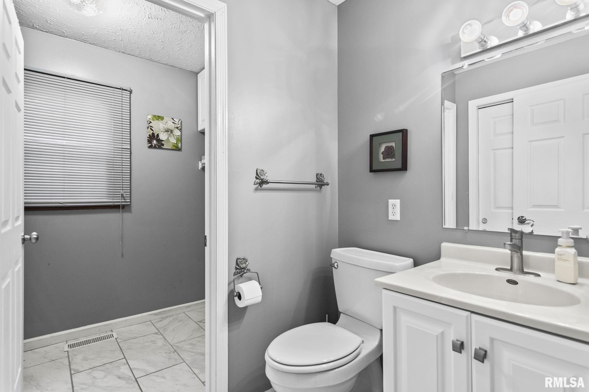 2800 Wellington Drive, Springfield, Illinois image 21