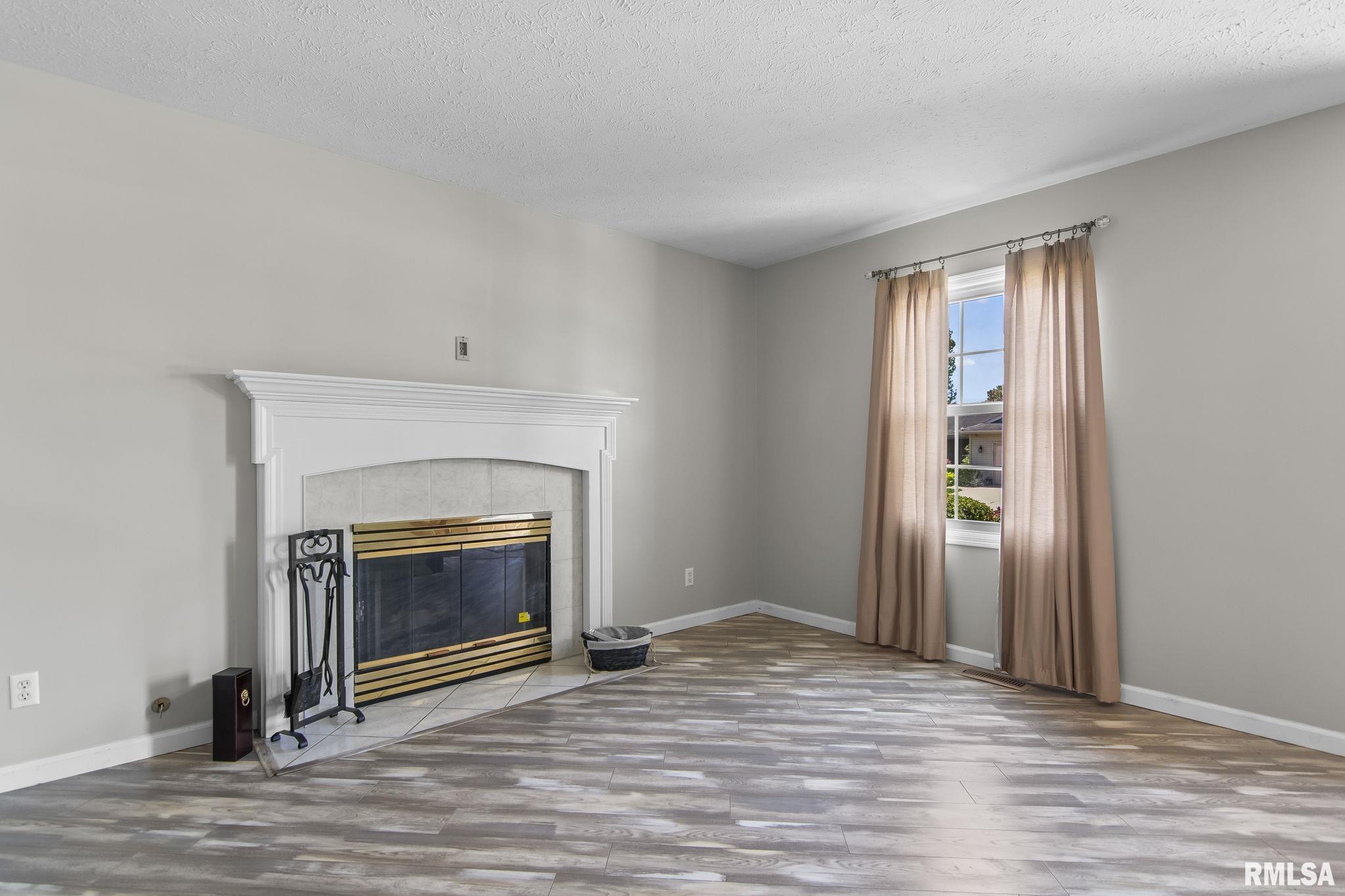 2800 Wellington Drive, Springfield, Illinois image 6