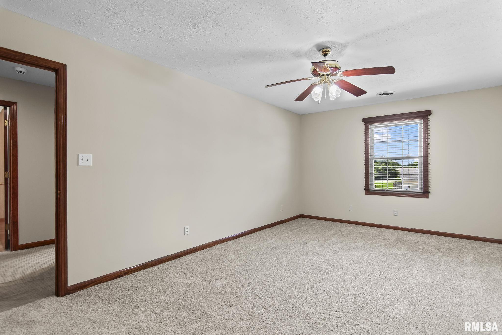 2800 Wellington Drive, Springfield, Illinois image 23
