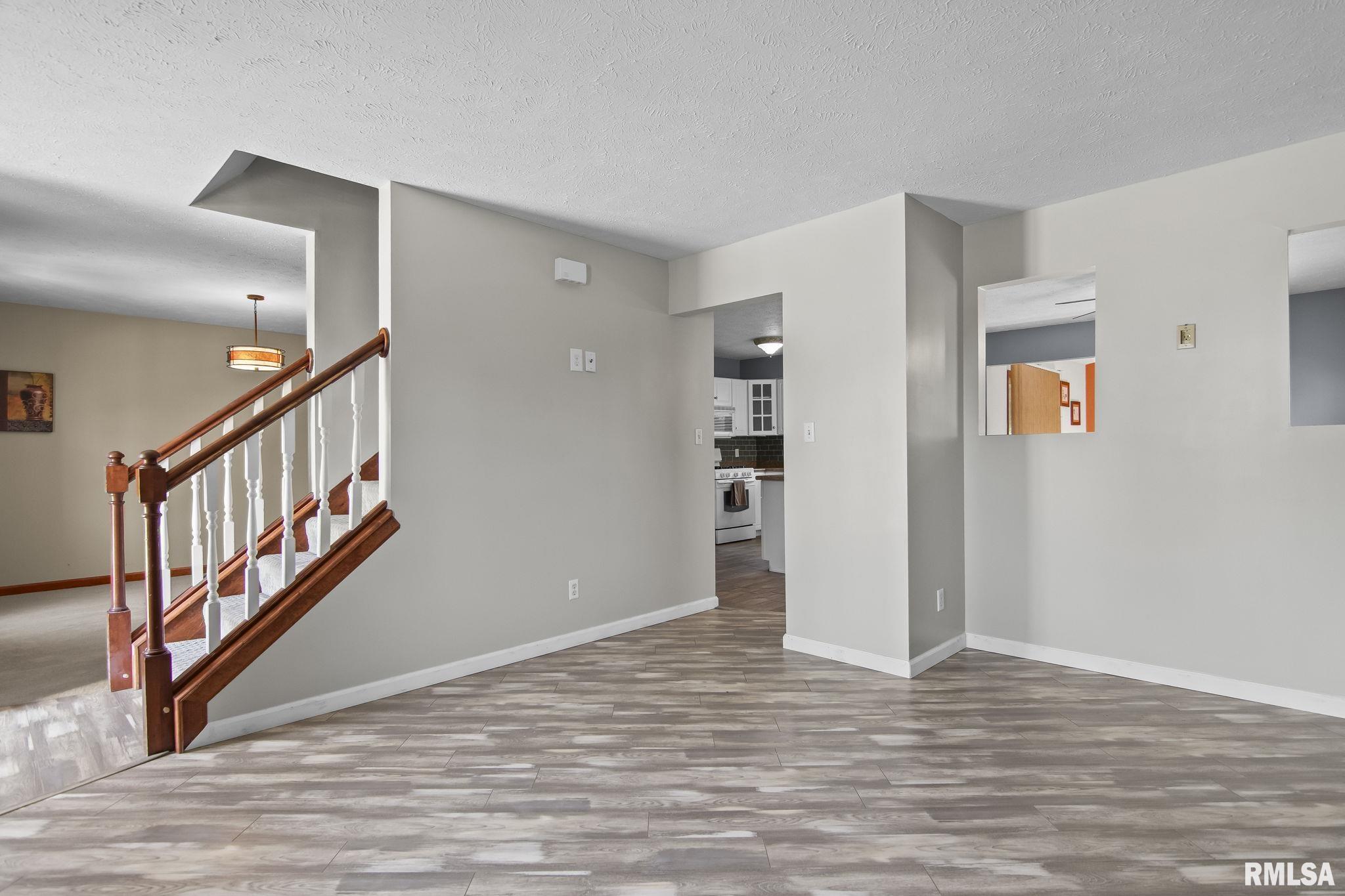 2800 Wellington Drive, Springfield, Illinois image 5