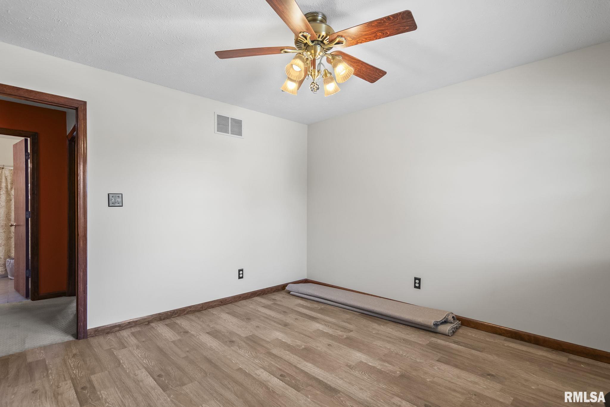 2800 Wellington Drive, Springfield, Illinois image 32