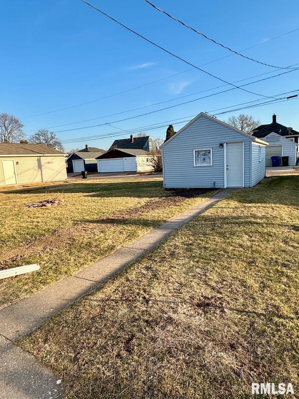 2349 Grove Street, Davenport, Iowa image 4