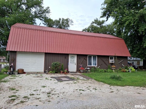 Homes For Sale - 102 E 3rd Street<br/> Mason County, Bath, IL 62617