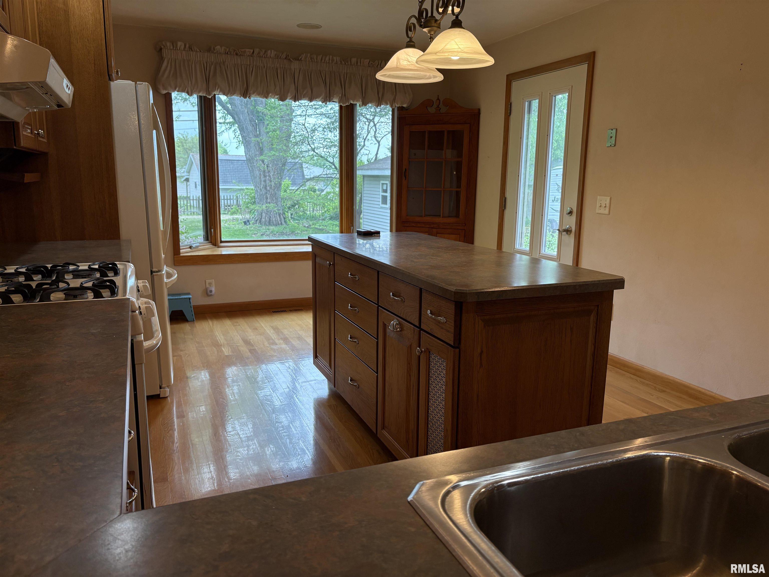 312 E Clay Street, Brimfield, Illinois image 33