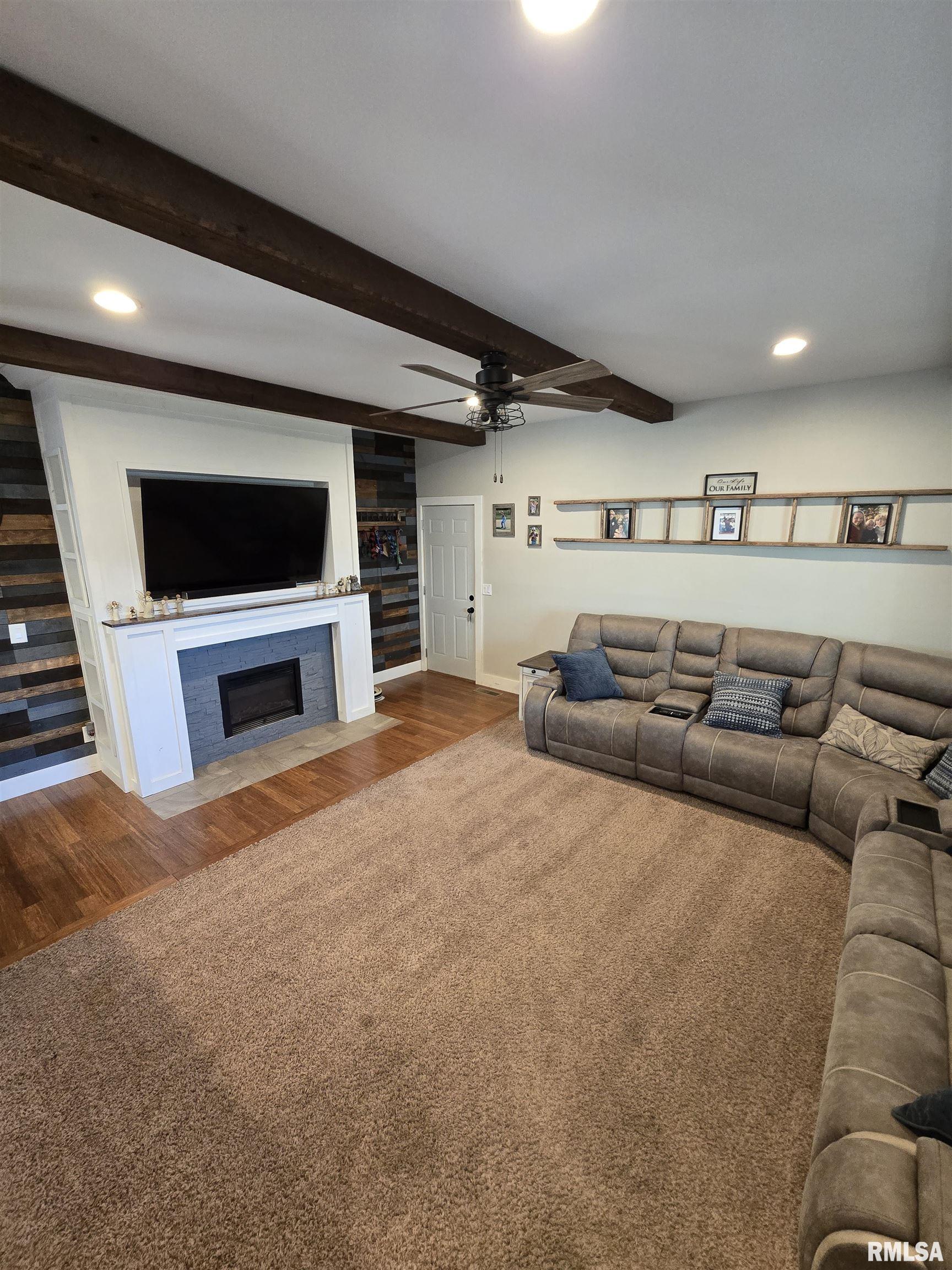 192 Brentwood Circle, Dahinda, Illinois image 7