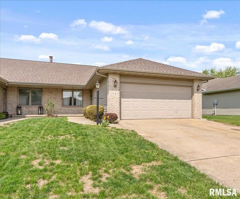 Photo of 113 EAGLE RIDGE Drive, Chatham, IL 62629 (MLS # CA1043019)