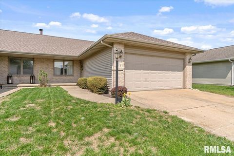 Photo of 113 EAGLE RIDGE Drive, Chatham, IL 62629 (MLS # CA1043019)