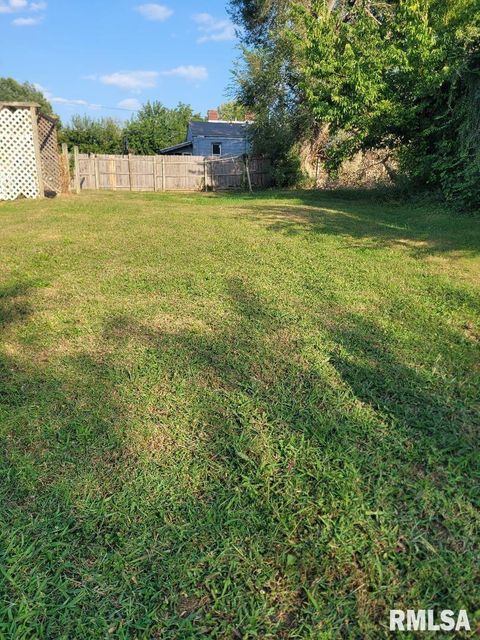 Vacant Land For Sale - 629 S 7th Street<br/> Quincy, IL 62301