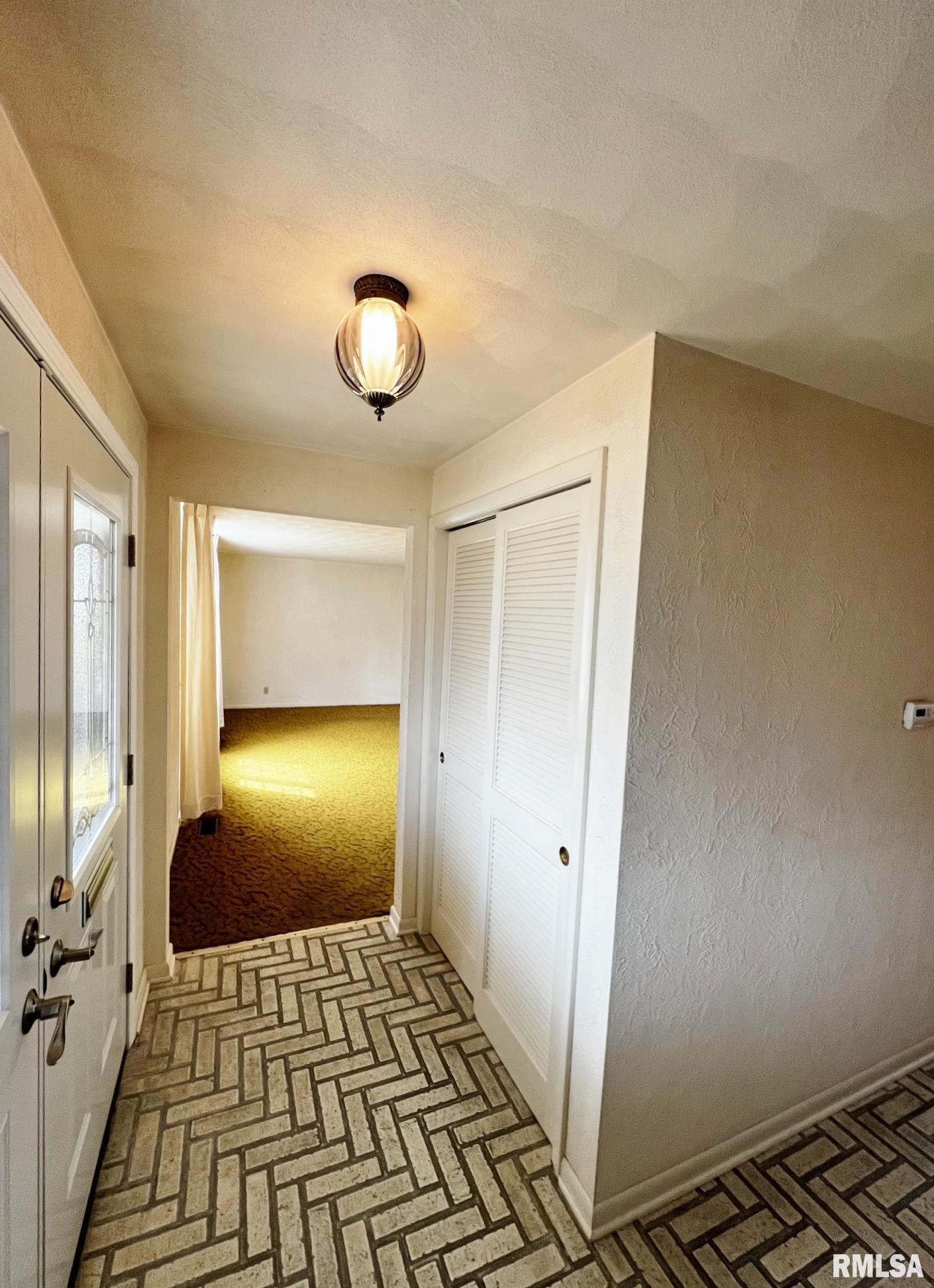 1717 W Pinewood Place, Peoria, Illinois image 12
