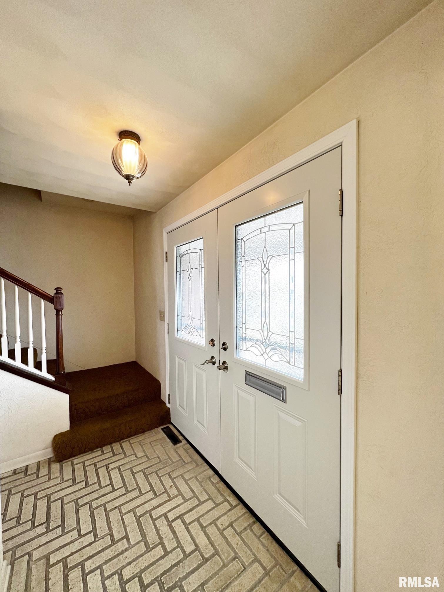 1717 W Pinewood Place, Peoria, Illinois image 11