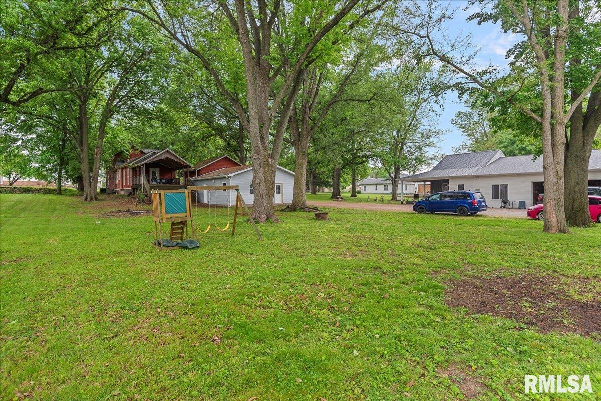 311 E Park Street, Taylorville, Illinois image 38