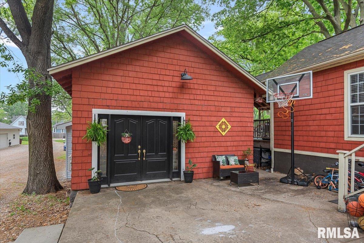 311 E Park Street, Taylorville, Illinois image 45