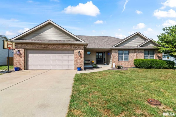 411 BROOKSIDE GLEN DR, SHERMAN, IL 62684 - Image 2b9eb9876a8a5a5a481d5ffe4111e094/901332585