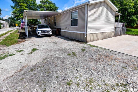 Homes For Sale - 225 Parker Street<br/> Christian County, Bulpitt, IL 62517