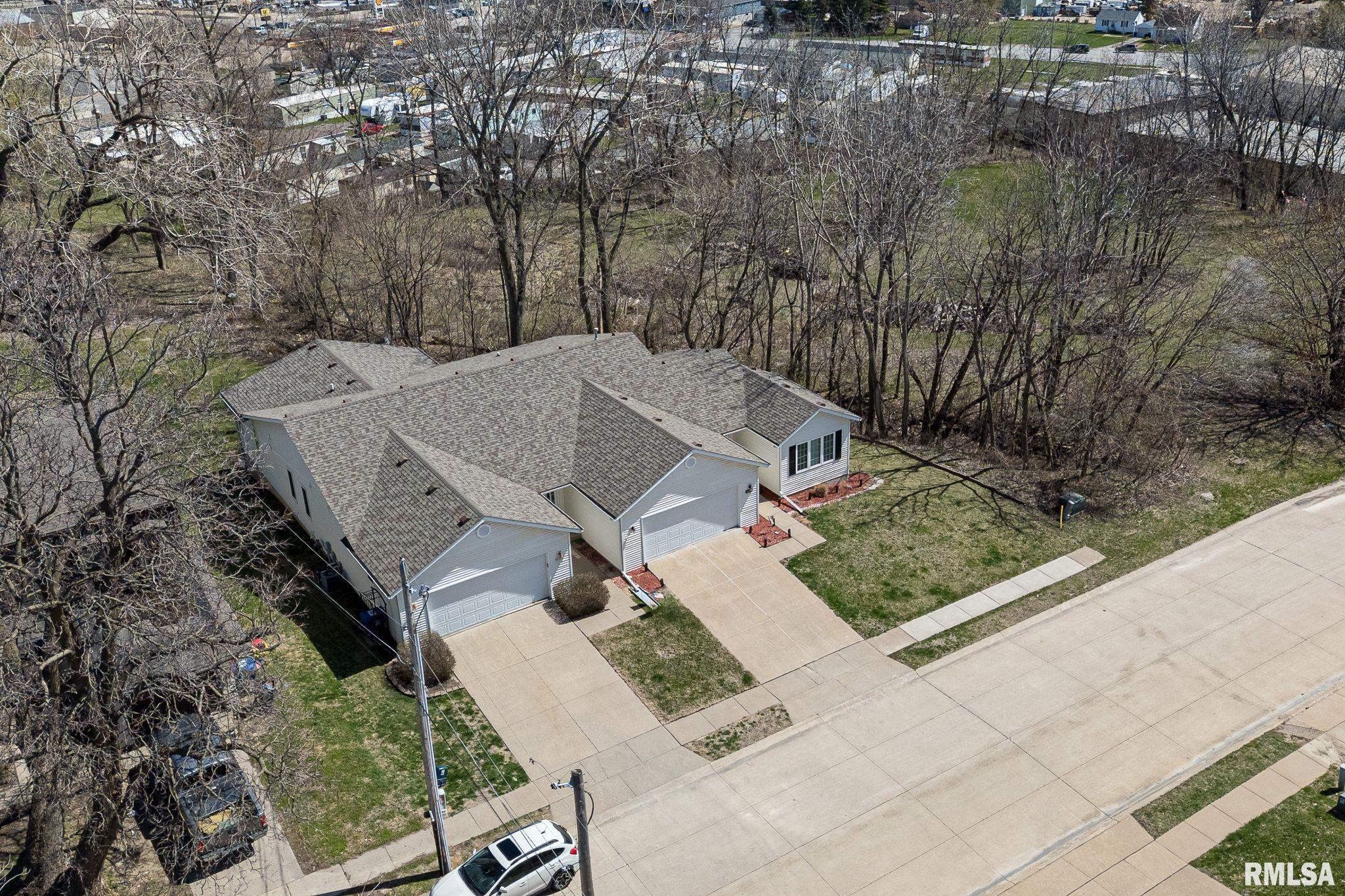 895 Pius Lane, Bettendorf, Iowa image 3