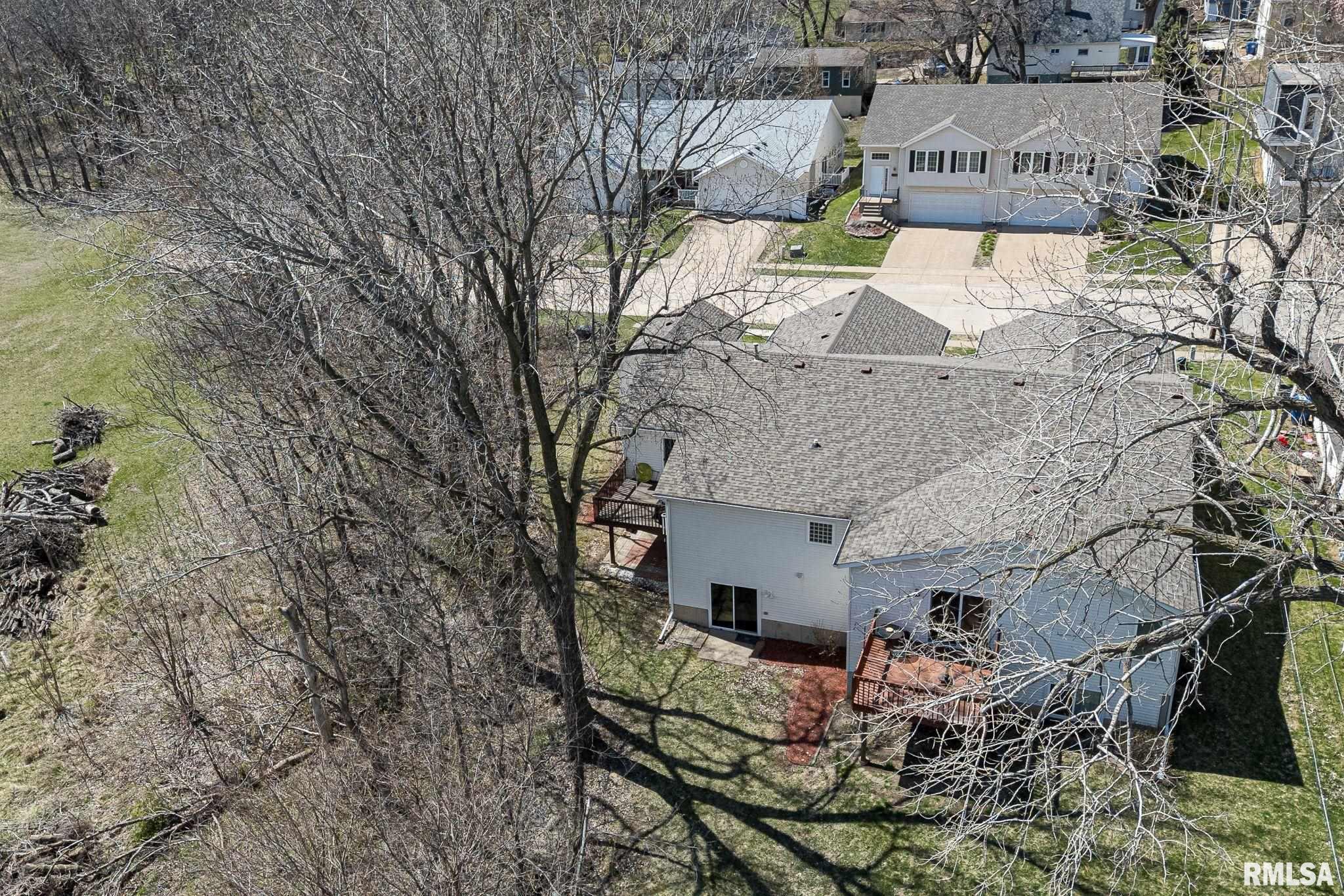 895 Pius Lane, Bettendorf, Iowa image 40